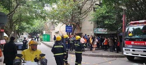 自贡小区最新消防车爆料,揭秘最新救援现场  第3张